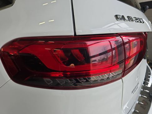 Certified 2021 Mercedes-Benz GLB 250 4MATIC image 37