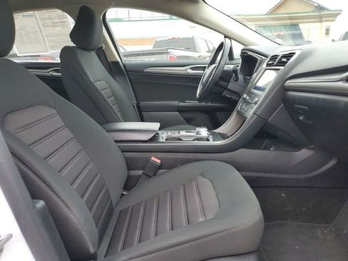 Used 2020 Ford Fusion SE image 26