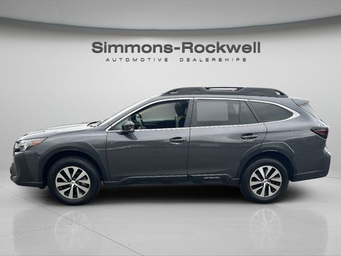 Used 2024 Subaru Outback Premium AWD/4WD image 2