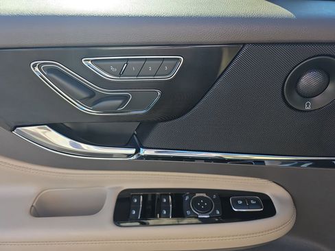 Used 2022 Lincoln Corsair Reserve w/ Equipment Group 201A image 16