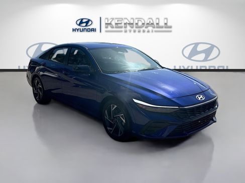 Used 2025 Hyundai Elantra Sport FWD image 1
