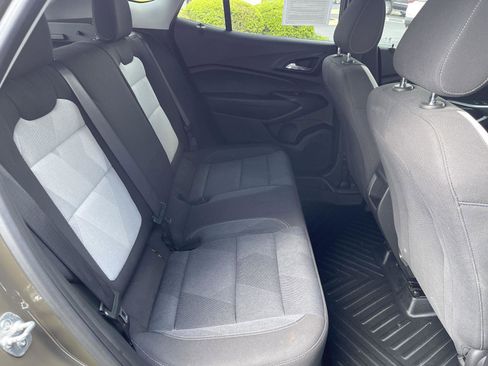 Used 2024 Chevrolet Trax LS w/ LS Convenience Package FWD image 30