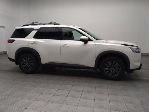 Used 2022 Nissan Pathfinder SV FWD image 11