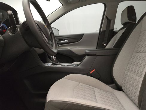 Used 2023 Chevrolet Equinox LS AWD/4WD image 17