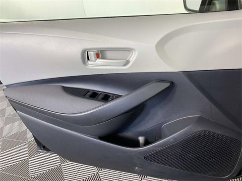 Used 2025 Toyota Corolla LE image 22