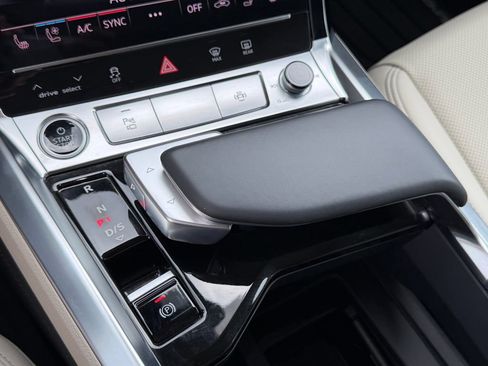Certified 2024 Audi Q8 e-tron Premium Plus w/ Premium Plus Package AWD/4WD image 34