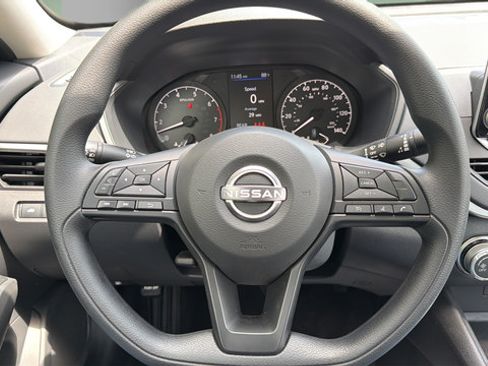 Certified 2025 Nissan Altima 2.5 S FWD image 18