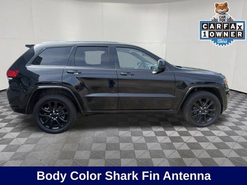 Used 2018 Jeep Grand Cherokee Altitude AWD/4WD image 8
