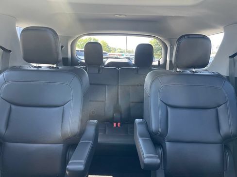 Used 2021 Ford Explorer XLT w/ Equipment Group 202A AWD/4WD image 13