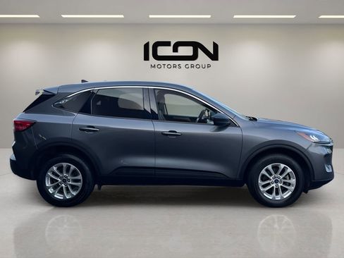 Used 2022 Ford Escape SE image 6