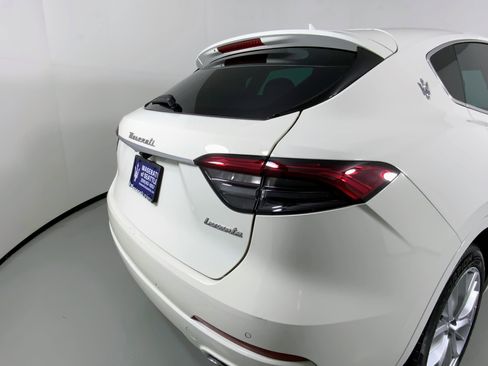 Certified 2022 Maserati Levante GT image 18
