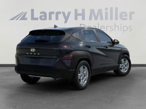New 2027 Hyundai Kona SE FWD image 4