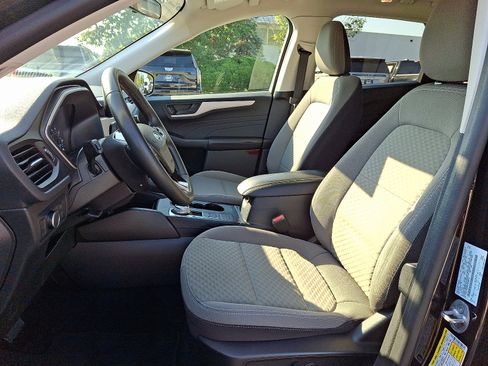 Certified 2022 Ford Escape SE w/ Convenience Package image 16