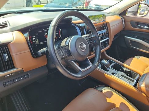 Used 2023 Nissan Pathfinder Platinum FWD image 19