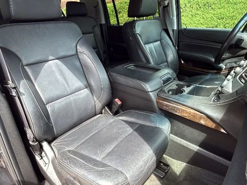 Used 2016 Chevrolet Suburban LT image 22