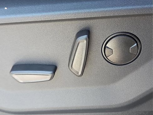 New 2025 Ford Expedition Active image 17