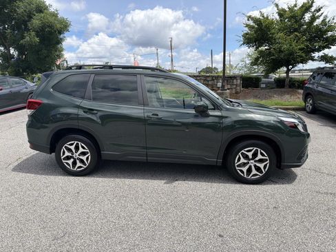 Certified 2024 Subaru Forester Premium AWD/4WD image 8