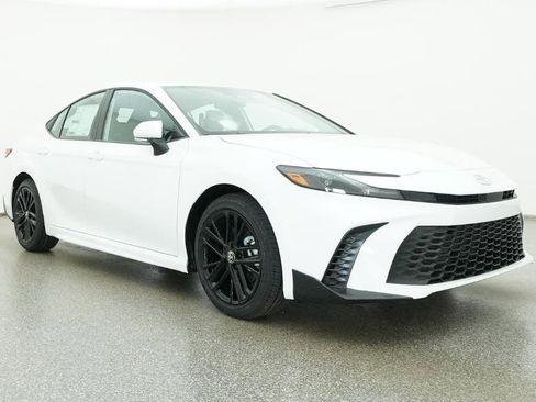 New 2026 Toyota Camry SE image 15