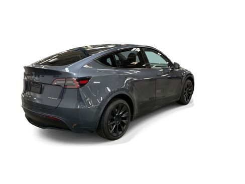 Certified 2023 Tesla Model Y Long Range AWD/4WD image 6