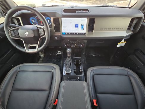 Used 2026 Ford Bronco Outer Banks AWD/4WD image 12