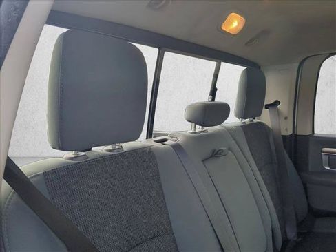 Used 2019 RAM 1500 Classic SLT w/ Luxury Group RWD image 17