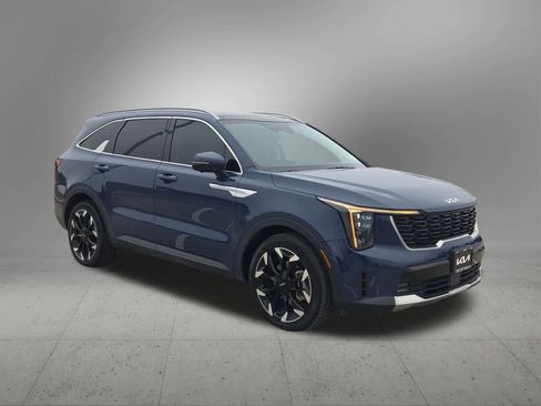 Certified 2024 Kia Sorento SX image 8