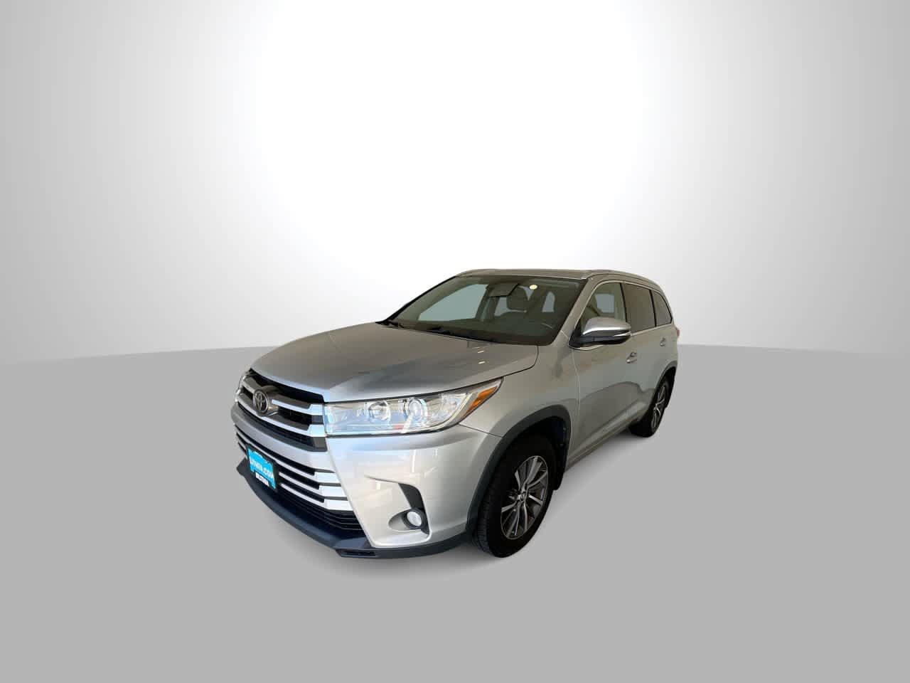 Used 2017 Toyota Highlander XLE AWD/4WD image 4