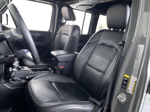 Used 2020 Jeep Wrangler Unlimited Sahara AWD/4WD image 12