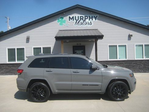 Used 2021 Jeep Grand Cherokee Laredo X AWD/4WD image 1