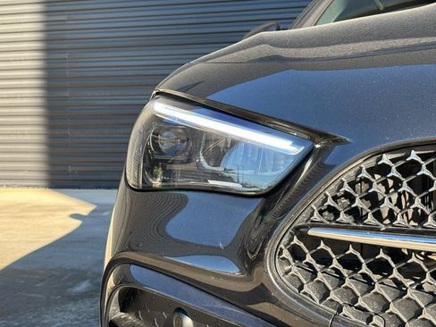 Used 2025 Mercedes-Benz CLE 300 4MATIC Coupe image 12