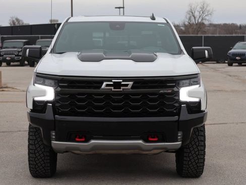 Used 2024 Chevrolet Silverado 1500 ZR2 w/ Technology Package image 5