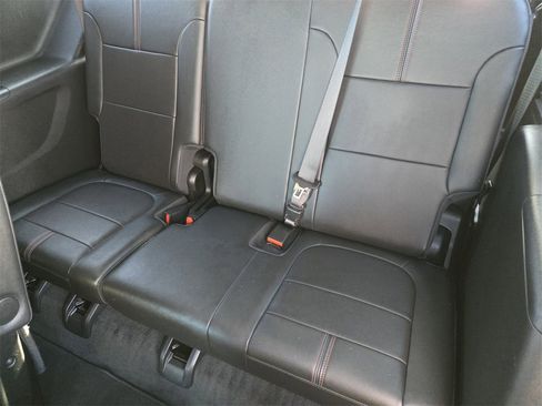 Used 2022 Chevrolet Traverse RS image 30