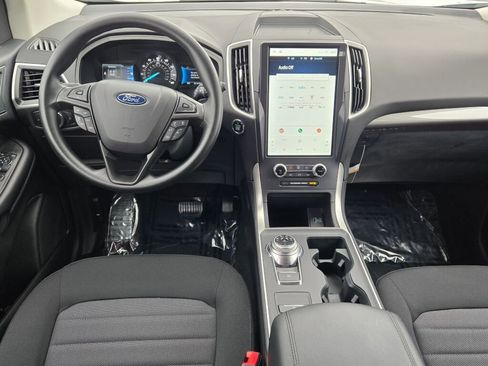 Used 2024 Ford Edge SE image 17