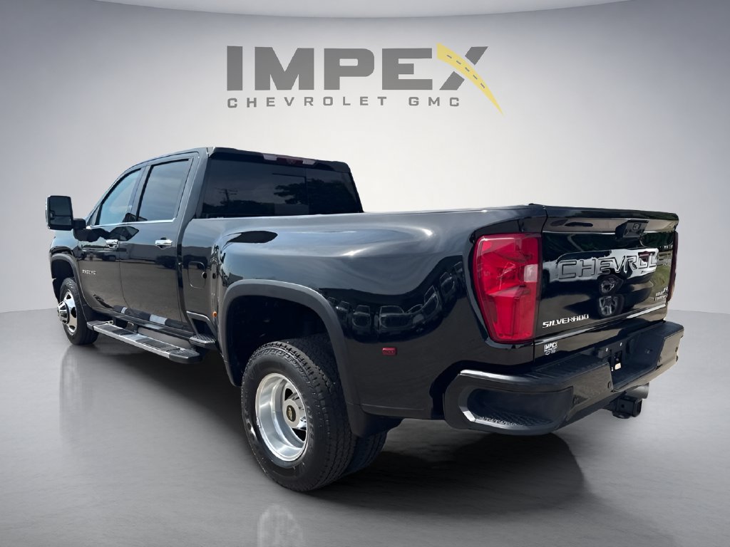 Used 2023 Chevrolet Silverado 3500 High Country AWD/4WD image 3