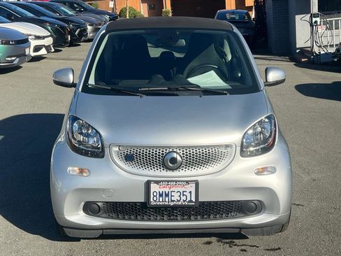 Used 2018 smart fortwo electric drive image 2