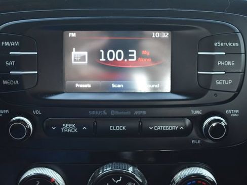 Used 2014 Kia Soul ! FWD image 23