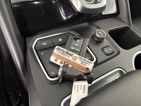 Used 2023 Acura MDX SH-AWD image 19