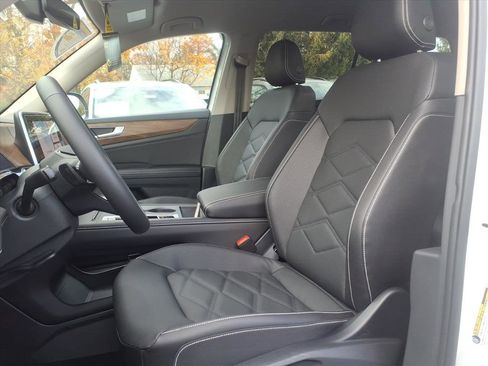 New 2026 Volkswagen Atlas SE image 8