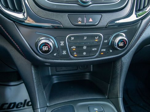 Used 2022 Chevrolet Equinox RS FWD image 18