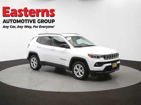 Used 2024 Jeep Compass Latitude AWD/4WD image 43