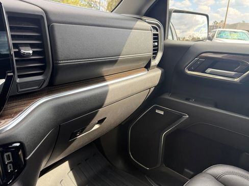 Used 2024 Chevrolet Silverado 1500 LT Trail Boss w/ Convenience Package II image 24