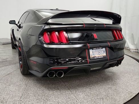 Used 2017 Ford Mustang Shelby GT350R w/ GT350R Equipment Group 920A RWD image 20
