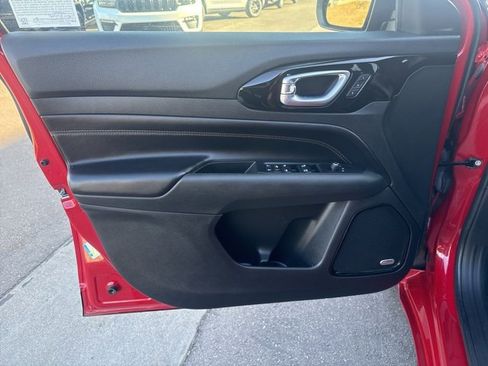 Certified 2022 Jeep Compass Limited w/ (RED) Package image 11