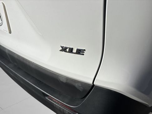 Used 2021 Toyota RAV4 XLE image 23