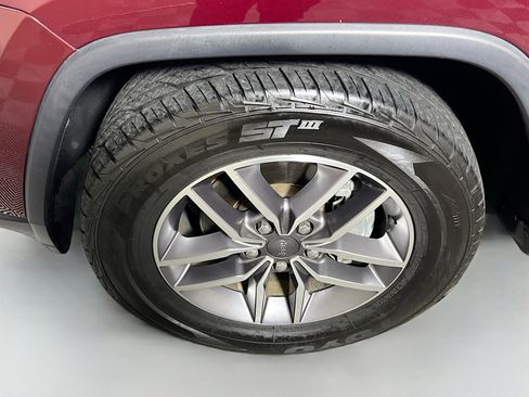 Used 2020 Jeep Grand Cherokee Limited image 13