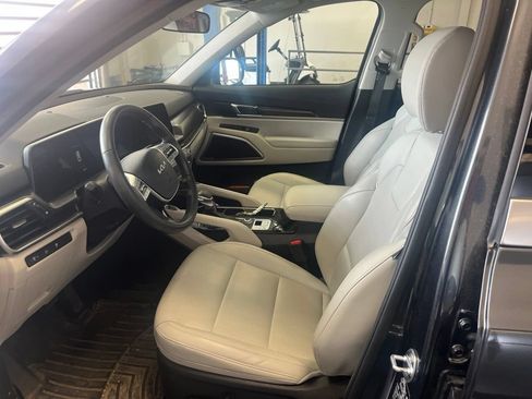 Used 2024 Kia Telluride S w/ S Sunroof Package AWD/4WD image 4
