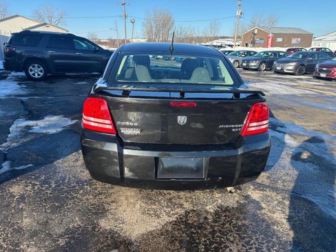 Used 2010 Dodge Avenger SXT image 4