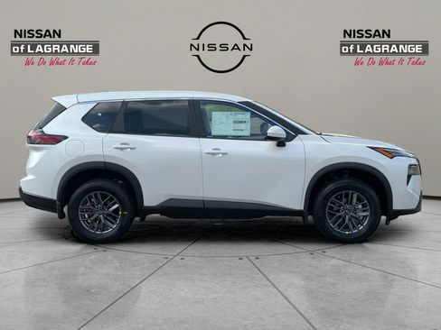 New 2026 Nissan Rogue SV FWD image 4