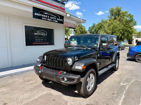 Used 2019 Jeep Wrangler Unlimited Sport S AWD/4WD image 3