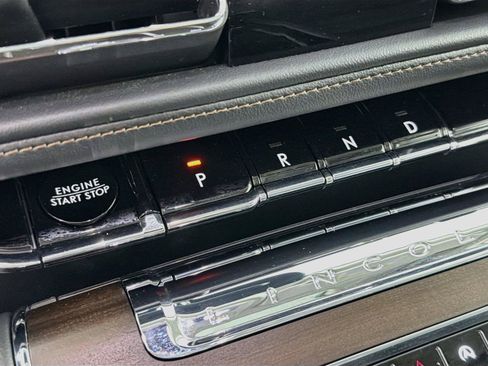 Used 2025 Lincoln Aviator Reserve w/ Equipment Group 201A AWD/4WD image 23